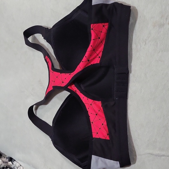 Victoria's Secret VSX Sports Bra - Picture 4 of 8